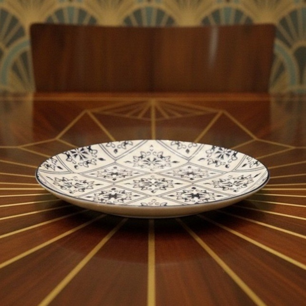 Orly Maison‎ New York Dinner Plate, Blue & White Geometric Pattern Dinnerware